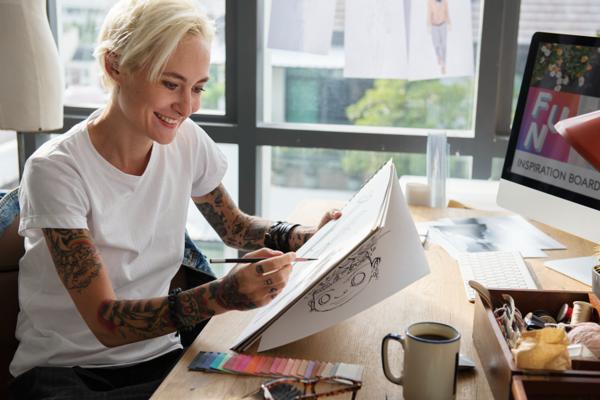 graphic designer gig post