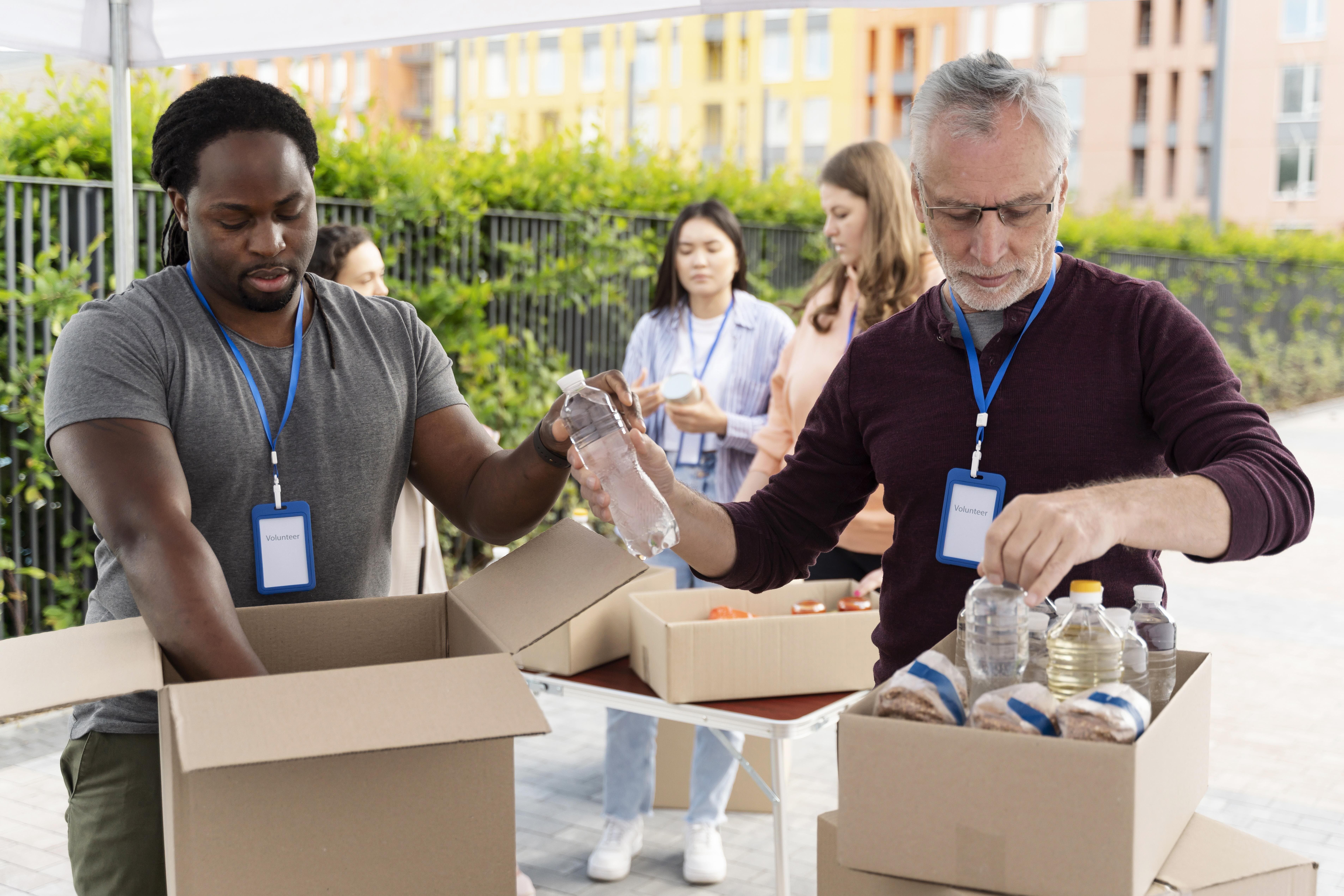 Group of people volunteering at MarketLister community