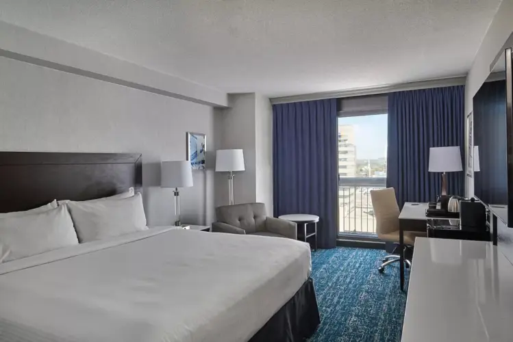 executive-room-king-angle-3.jpg