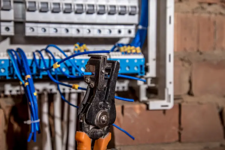electrician_wiring_tools.jpg