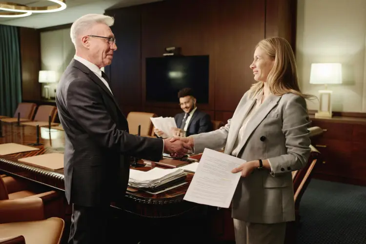 corporate-lawyers-negotiation.jpg