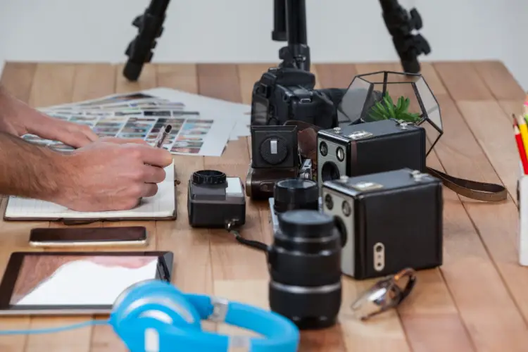 planning-photo-shoot-with-vintage-cameras.jpg