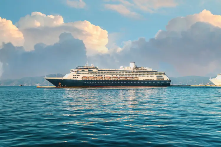 ocean-cruise-ship-calm-sea.jpg