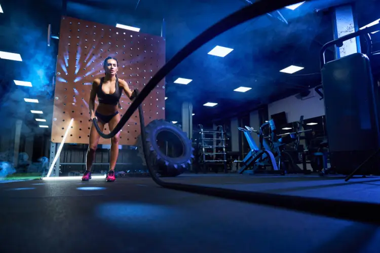 woman-battle-ropes-gym-training.jpg