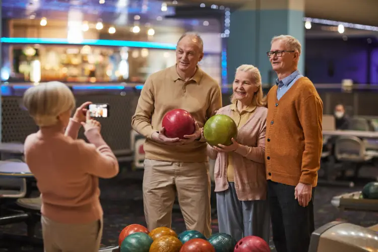modern-bowling-alley-glow-lights.jpg
