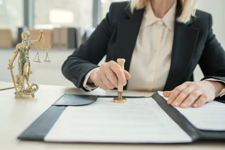notary-signing-legal-documents.jpg