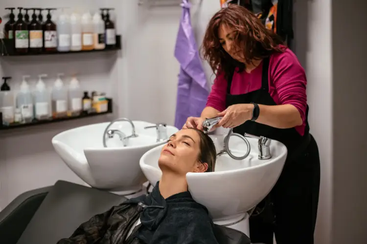hair-washing-service-professional-salon.jpg