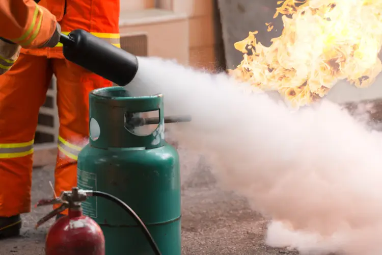 fire-extinguisher-gas-cylinder-fire-response.jpg