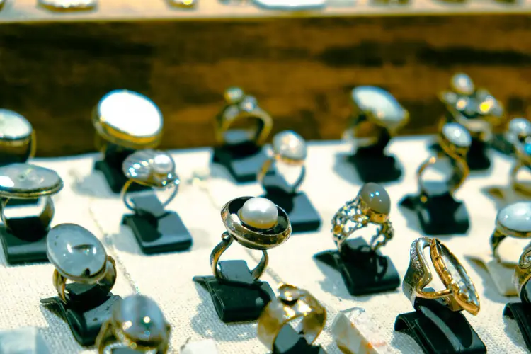 vintage-pearl-and-gemstone-rings-collection.jpg