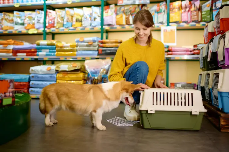 woman-and-dog-at-pet-store.jpg