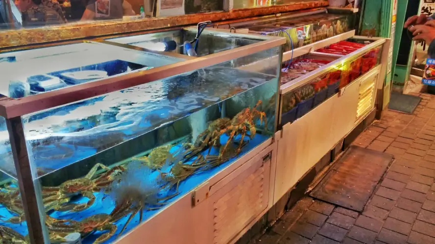 live-seafood-market-display.jpg