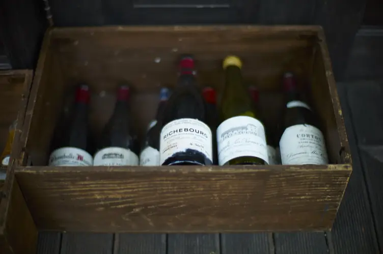 vintage-wine-bottles-in-wooden-crate.jpg