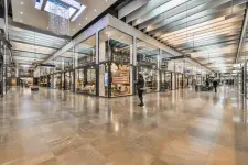Holt Renfrew | Canada's Designer Fashion Beauty & Lifestyle Retailer Toronto - Toronto business