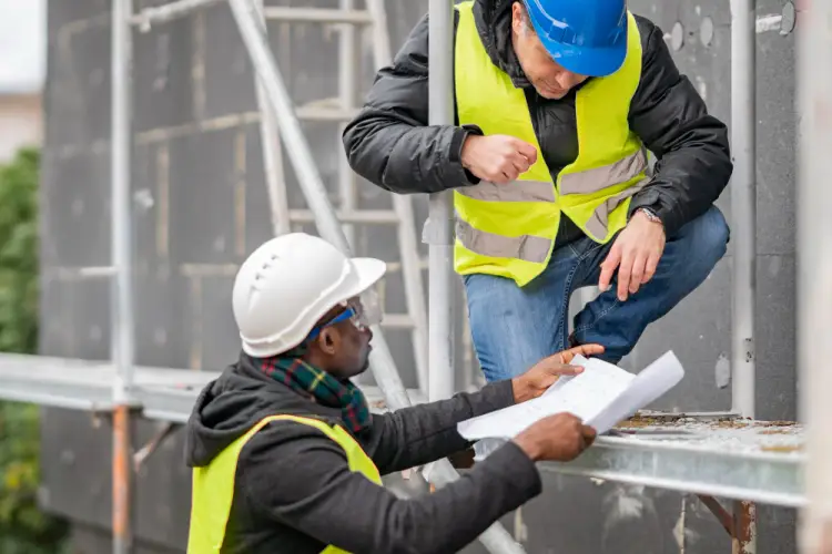 construction-site-engineers-planning.jpg