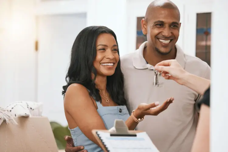 couple-receiving-apartment-keys.jpg
