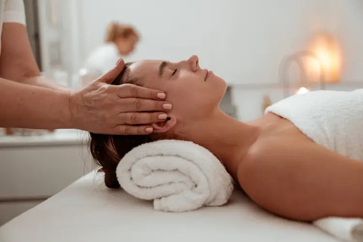 head-massage-relaxation-spa-center.jpg