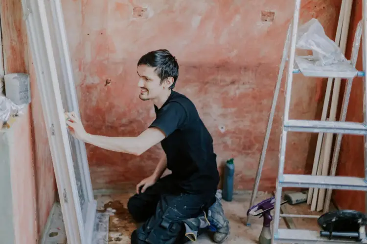 renovation-insulation-working.jpg