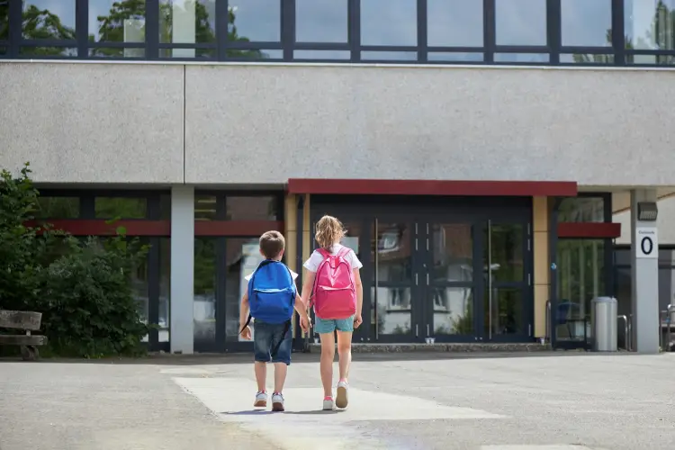 back-school-boy-girl-go-school-gymnasium-beginning-lesson.jpg