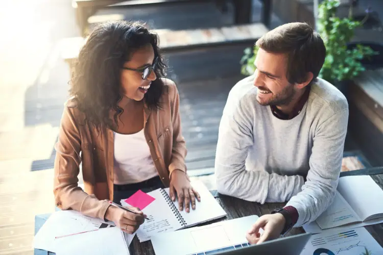 career-coaching-collaboration-outdoor-workspace.jpg