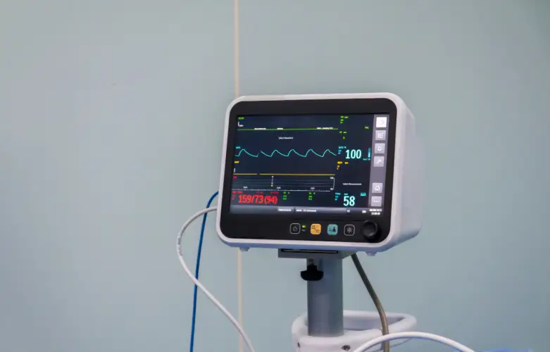 heart-monitor-showing-vital-signs-in-hospital.jpg