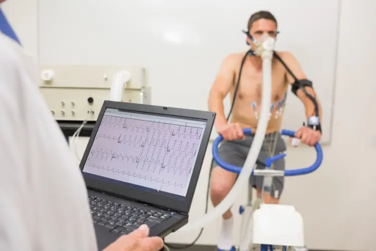 stress-test-with-heart-monitor-laptop.jpg