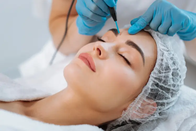eyebrow-microblading-procedure-closeup.jpg