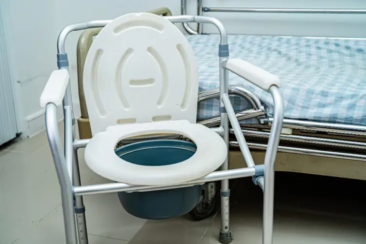 portable-commode-chair-for-bedside-use.jpg