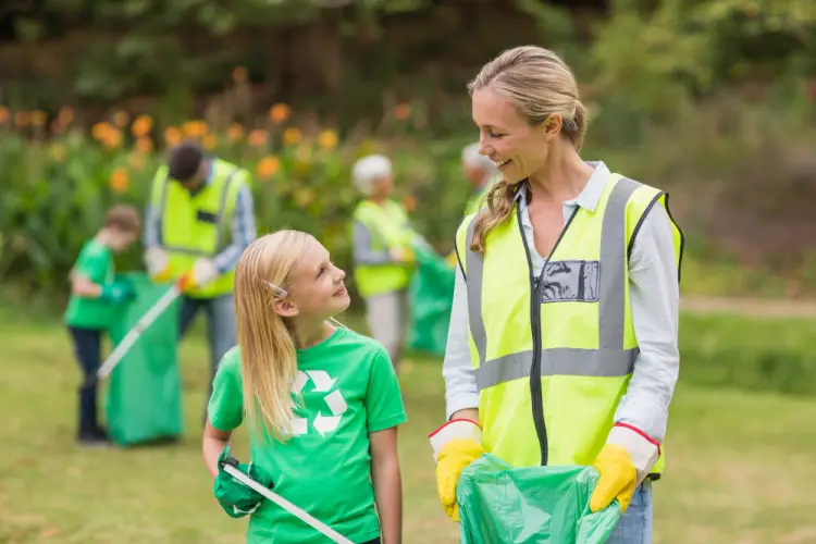 parent-and-child-volunteering-outdoors.jpg