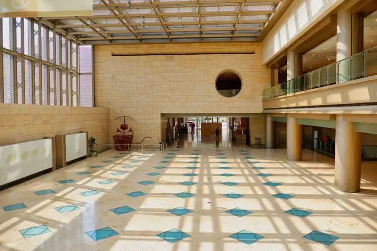 chinese-space-design-oriental-metropolitan-museum.jpg