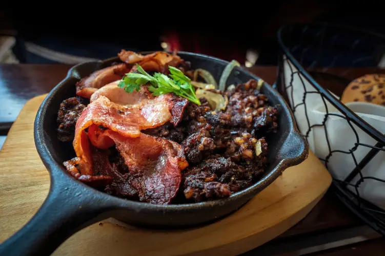 polish-delicacy-made-from-pork-organ-meat-barley-buckwheat-with-pig-blood-kiszka-krupniok.jpg
