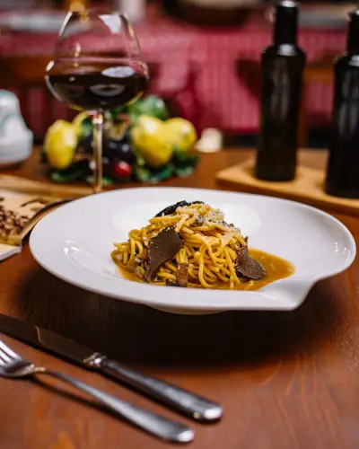 spaghetti_black_truffle_red_wine.jpg