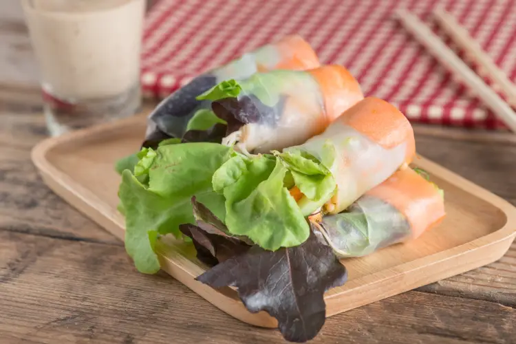 vietnamese-salad-rolls-with-shrimp-and-lettuce.jpg