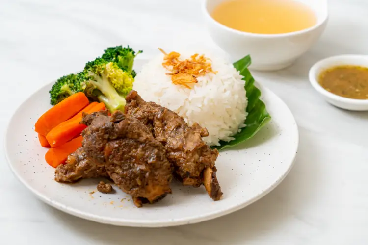 com-suon-nuong-rice-with-grilled-pork-ribs.jpg