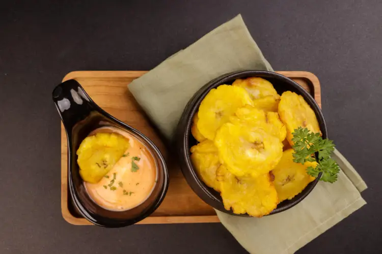 tostones-fried-plantains-with-dipping-sauce.jpg
