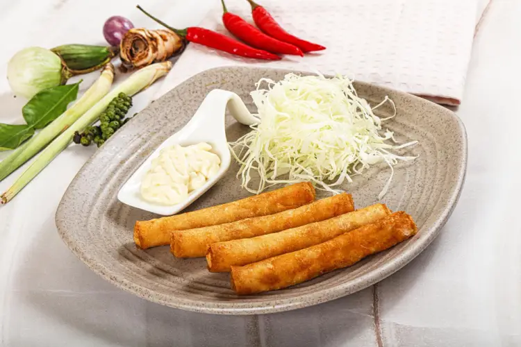 crispy-spring-rolls-with-cabbage-and-mayo.jpg