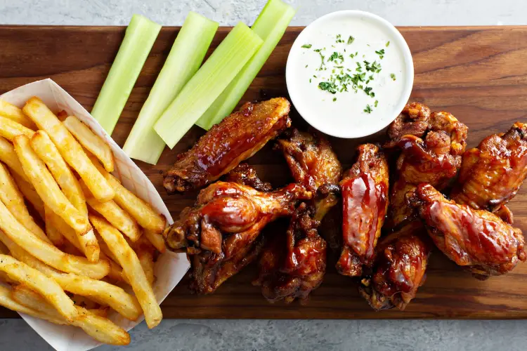 barbecue-chicken-wings-with-celery-and-dip.jpg