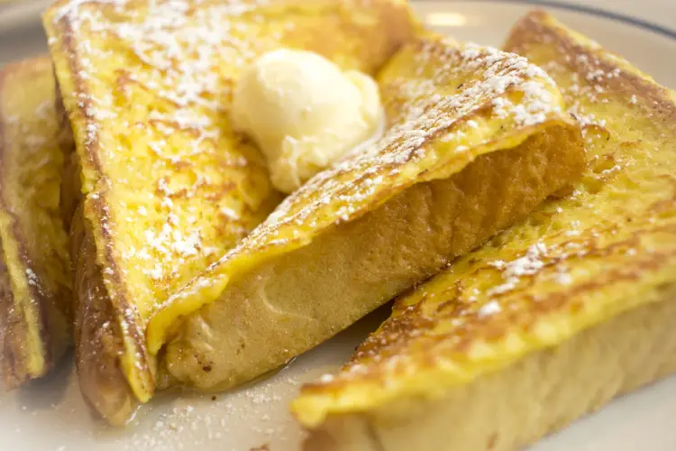 french-toast-with-butter-and-powdered-sugar.jpg