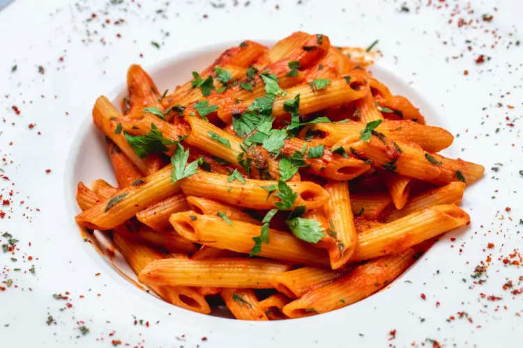penne_arrabbiata_with_fresh_parsley.jpg