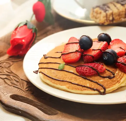 close-up-pancake-plate-table.jpg