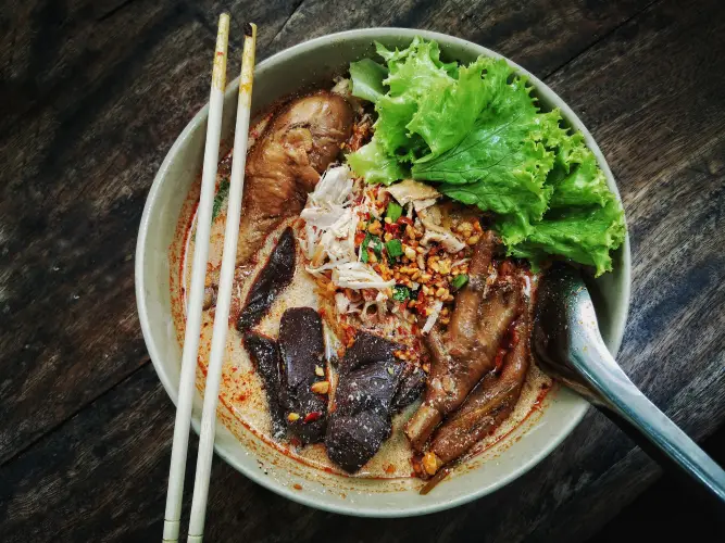 spicy-noodle-soup-with-chicken-feet-and-pork-blood.jpg