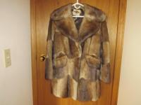 WOMEN'S GENUINE MUSKRAT FUR COAT FOR SALE - Kelowna - Women's Clothes listing