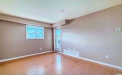 2 Bedroom Apartment and one bath and ensuite Laundry,Parking and heate - photo 2 / 6