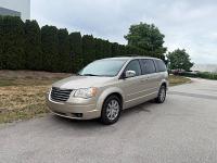 2009 Chrysler Town & Country Touring, Auto, Full Load, $4995 - photo 2 / 6
