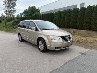2009 Chrysler Town & Country Touring, Auto, Full Load, $4995 - Vancouver - Cars listing