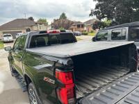 Chevy Colorado Tonneau Cover - Car Parts & Accessories listing in Windsor