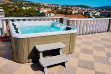 Luxury Hot Tubs in Barrie | Bullfrog Spas - Relaxation Massage listing in Ottawa