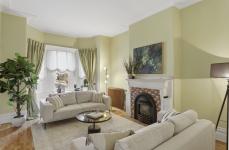 Stunning Executive Home with Modern Upgrades - photo 5 / 6