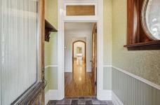 Stunning Executive Home with Modern Upgrades - photo 3 / 6