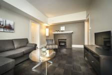 One Bedroom apartment for sublet in beautiful character building - photo 5 / 6
