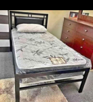 Single metal bedframe with mattress - photo 3 / 3